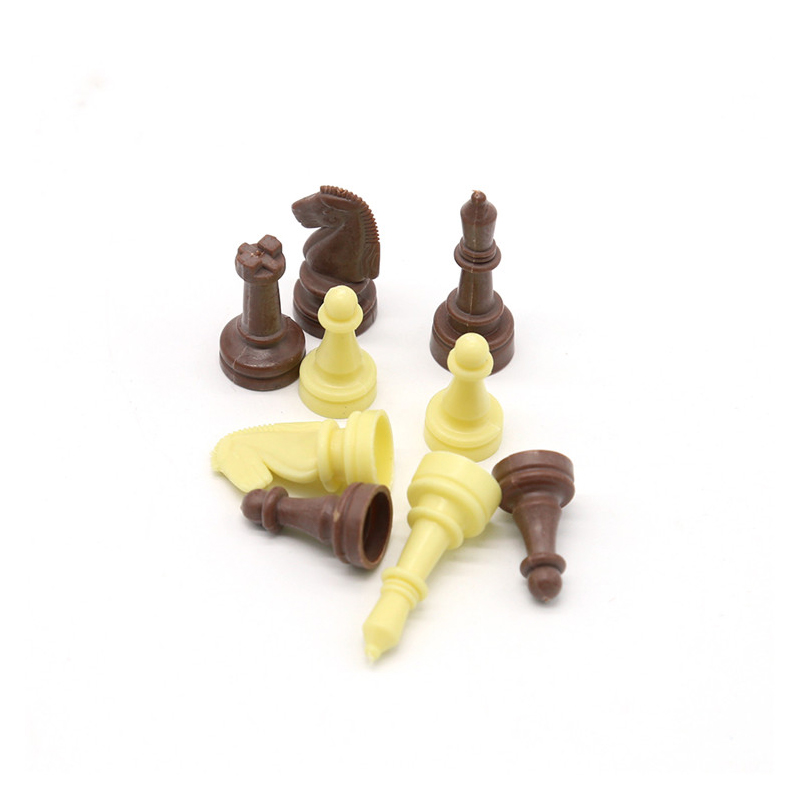 Set Clásico 2-en-1 de Damas, Ajedrez y Tres en Línea en Estuche de Lata